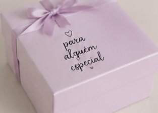 Caixa de presente lilás com laço